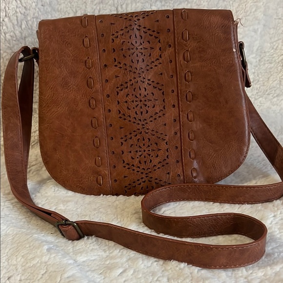 b.o.c. Brown Leather Crossbody Bag with Vintage Appeal - Picture 1 of 16
